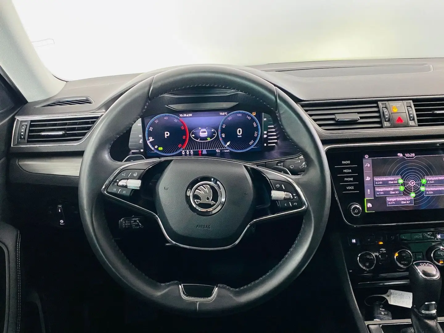 Superb Lim 2.0 TDI DSG STYLE NAVI ACC MATRIX AHK