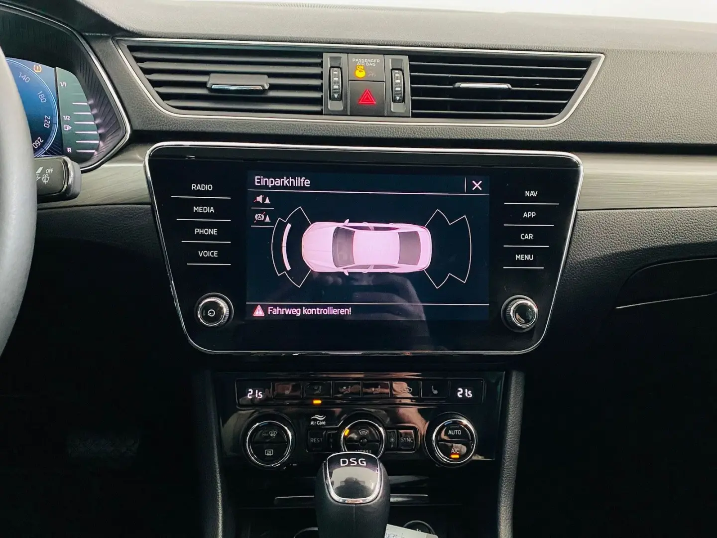 Superb Lim 2.0 TDI DSG STYLE NAVI ACC MATRIX AHK