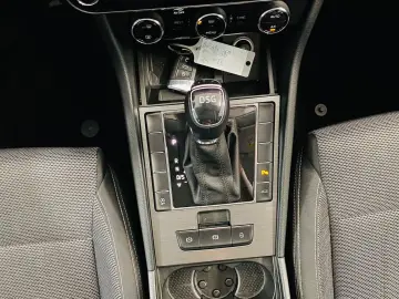 Superb Lim 2.0 TDI DSG STYLE NAVI ACC MATRIX AHK