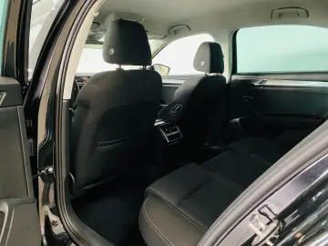 Superb Lim 2.0 TDI DSG STYLE NAVI ACC MATRIX AHK