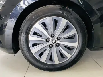 Superb Lim 2.0 TDI DSG STYLE NAVI ACC MATRIX AHK