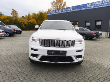 Grand Cherokee 3.0 CRD Summit LEDER NAVI PDC