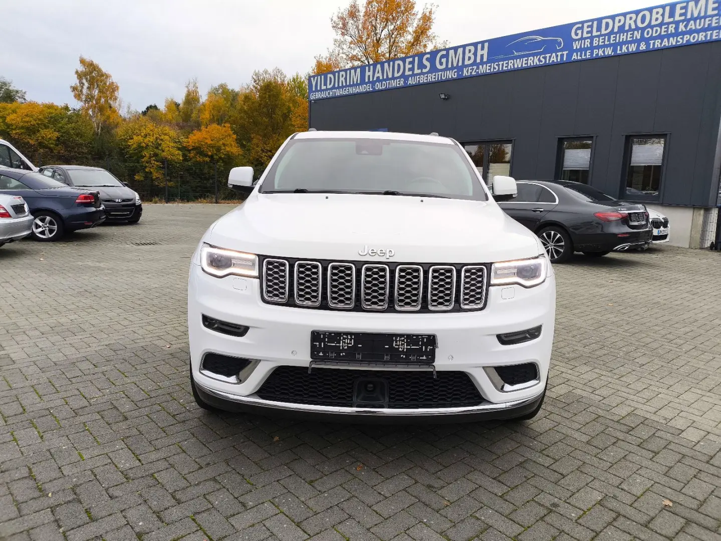 Grand Cherokee 3.0 CRD Summit LEDER NAVI PDC