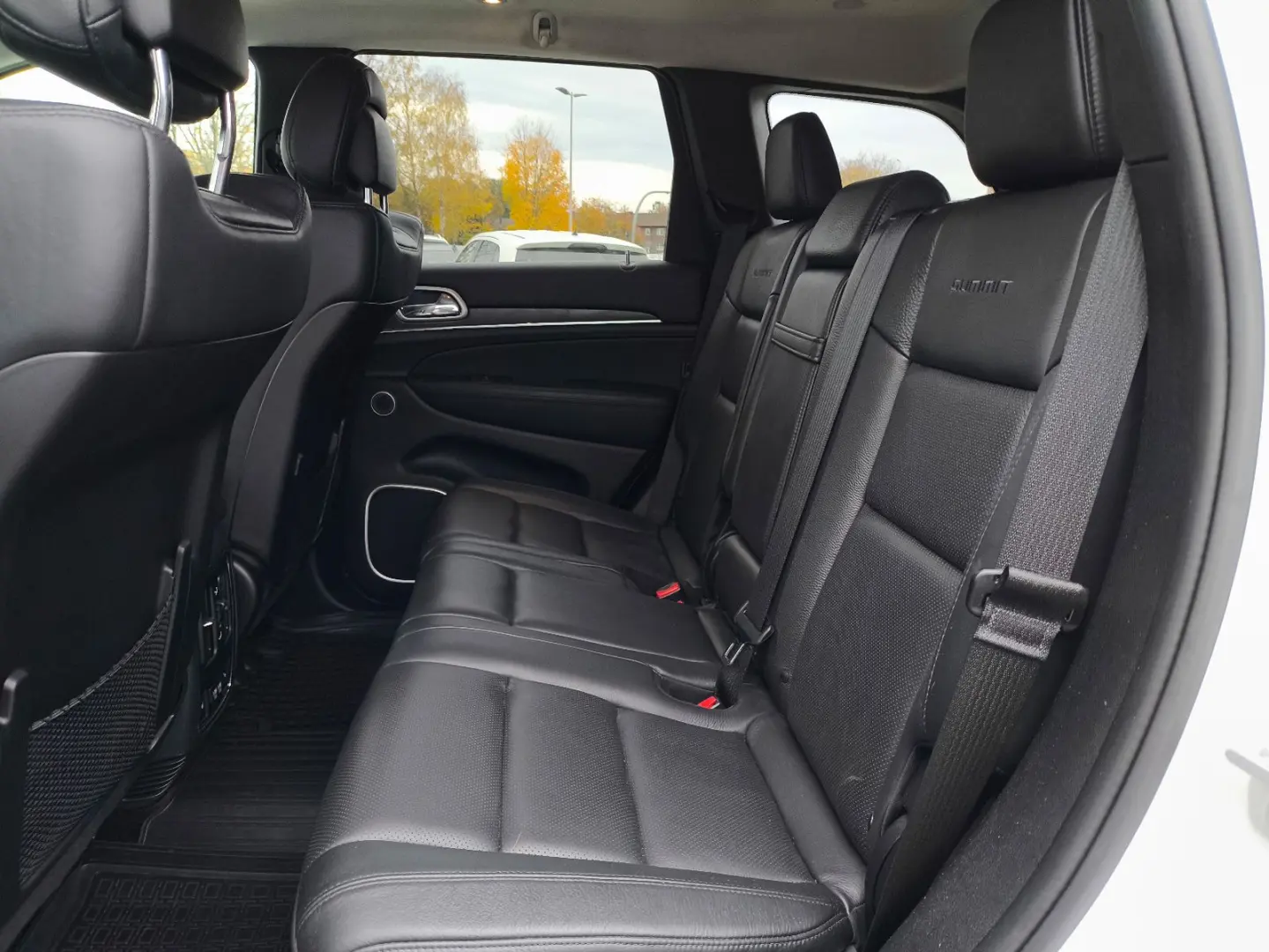 Grand Cherokee 3.0 CRD Summit LEDER NAVI PDC