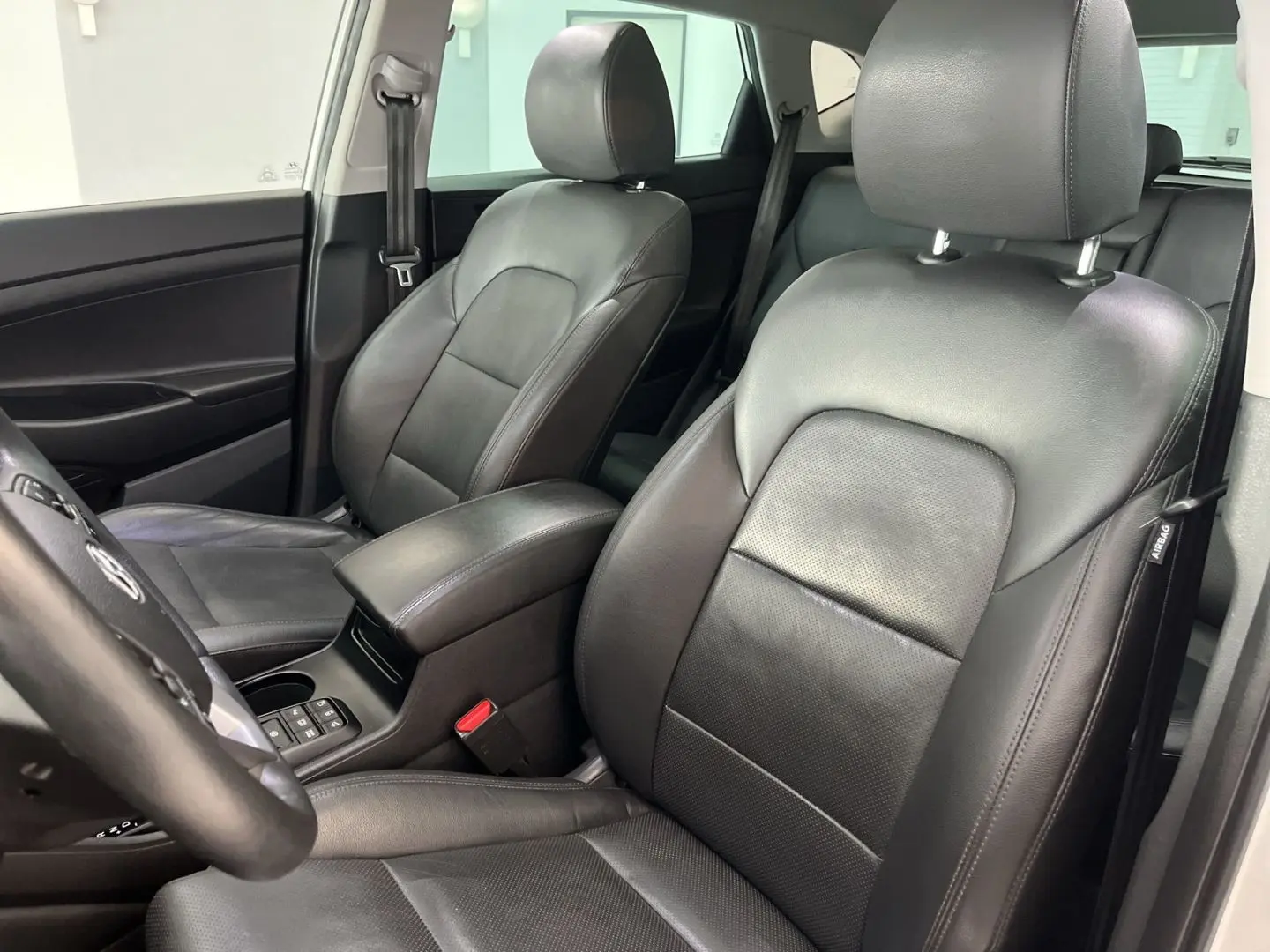 Tucson 2.0 CRDi Premium 4WD Aut.  PANO TOTWINKEL