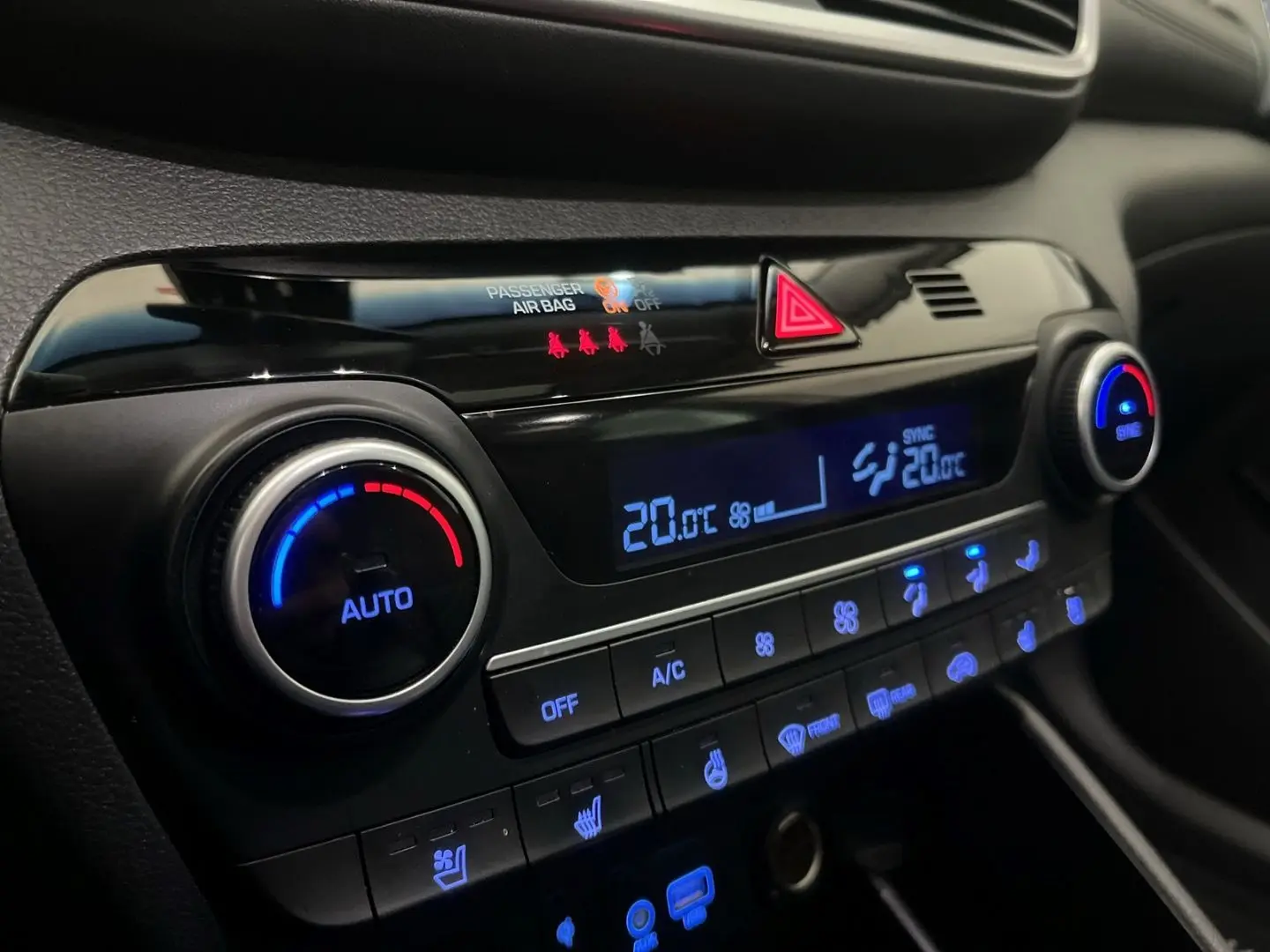 Tucson 2.0 CRDi Premium 4WD Aut.  PANO TOTWINKEL