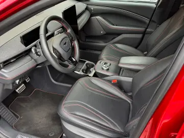 FORD MUSTANG Mach E AWD Premium