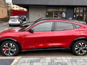 FORD MUSTANG Mach E AWD Premium