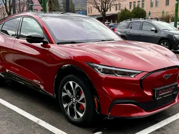 FORD MUSTANG Mach E AWD Premium