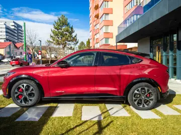 FORD MUSTANG Mach E AWD Premium