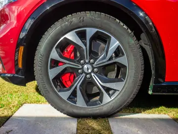 FORD MUSTANG Mach E AWD Premium