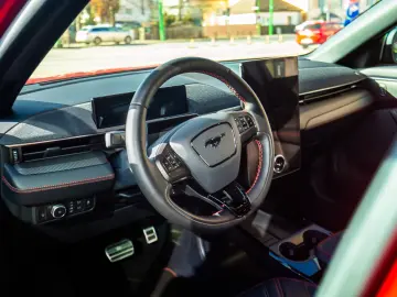 FORD MUSTANG Mach E AWD Premium