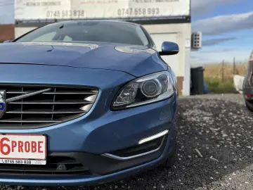 Volvo V60 D6  R-Design Full Option Plug-in Hybrid