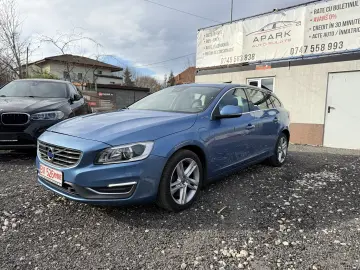 Volvo V60 D6  R-Design Full Option Plug-in Hybrid