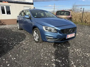 Volvo V60 D6  R-Design Full Option Plug-in Hybrid