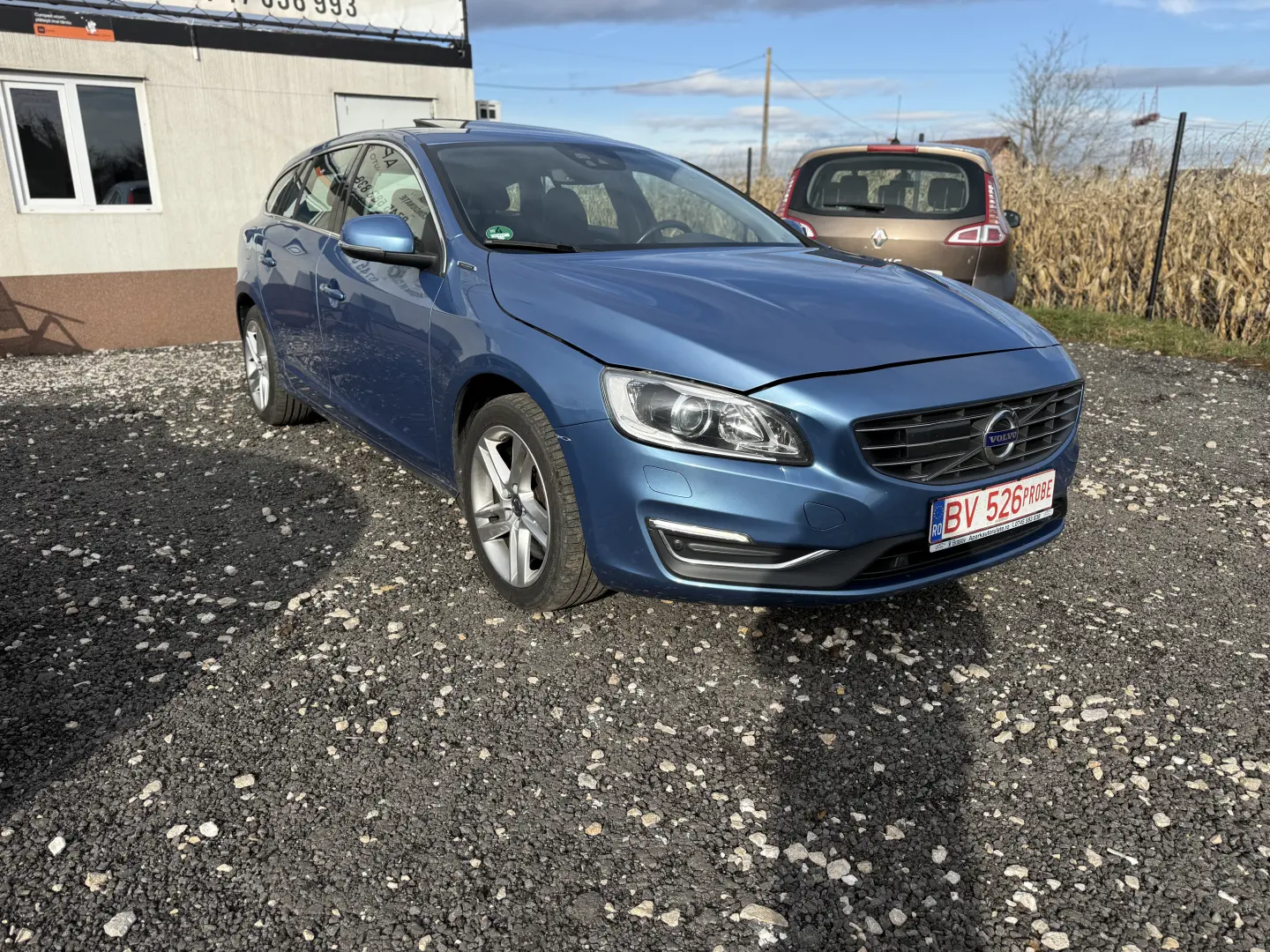 Volvo V60 D6  R-Design Full Option Plug-in Hybrid