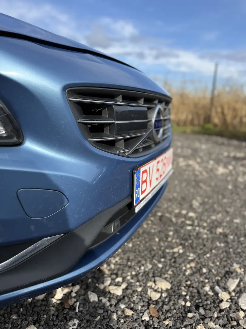 Volvo V60 D6  R-Design Full Option Plug-in Hybrid