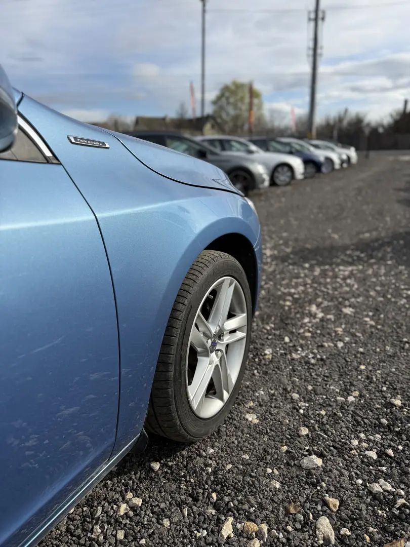 Volvo V60 D6  R-Design Full Option Plug-in Hybrid