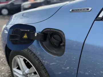 Volvo V60 D6  R-Design Full Option Plug-in Hybrid