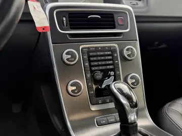 Volvo V60 D6  R-Design Full Option Plug-in Hybrid