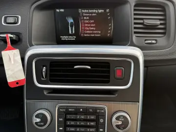 Volvo V60 D6  R-Design Full Option Plug-in Hybrid