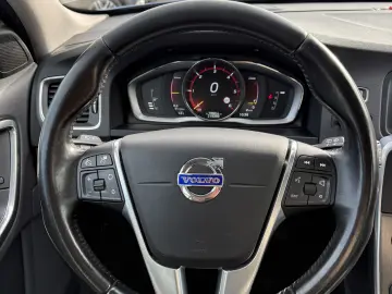 Volvo V60 D6  R-Design Full Option Plug-in Hybrid