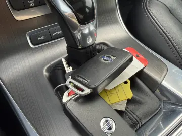 Volvo V60 D6  R-Design Full Option Plug-in Hybrid