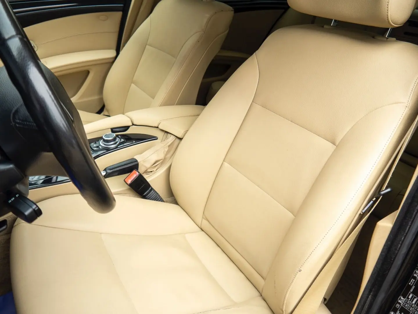 BMW Seria-5 2010 525d