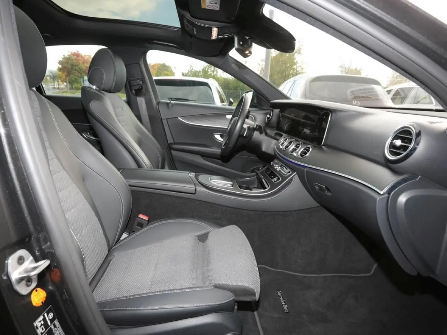 E 300 e Avantgarde Night Panorama Distronic