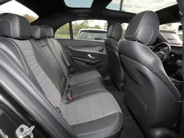 E 300 e Avantgarde Night Panorama Distronic