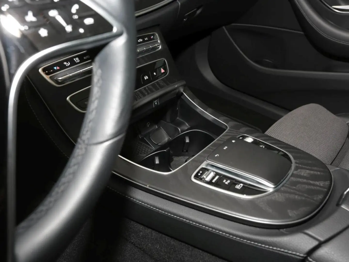 E 300 e Avantgarde Night Panorama Distronic