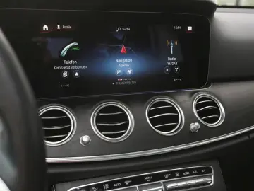 E 300 e Avantgarde Night Panorama Distronic