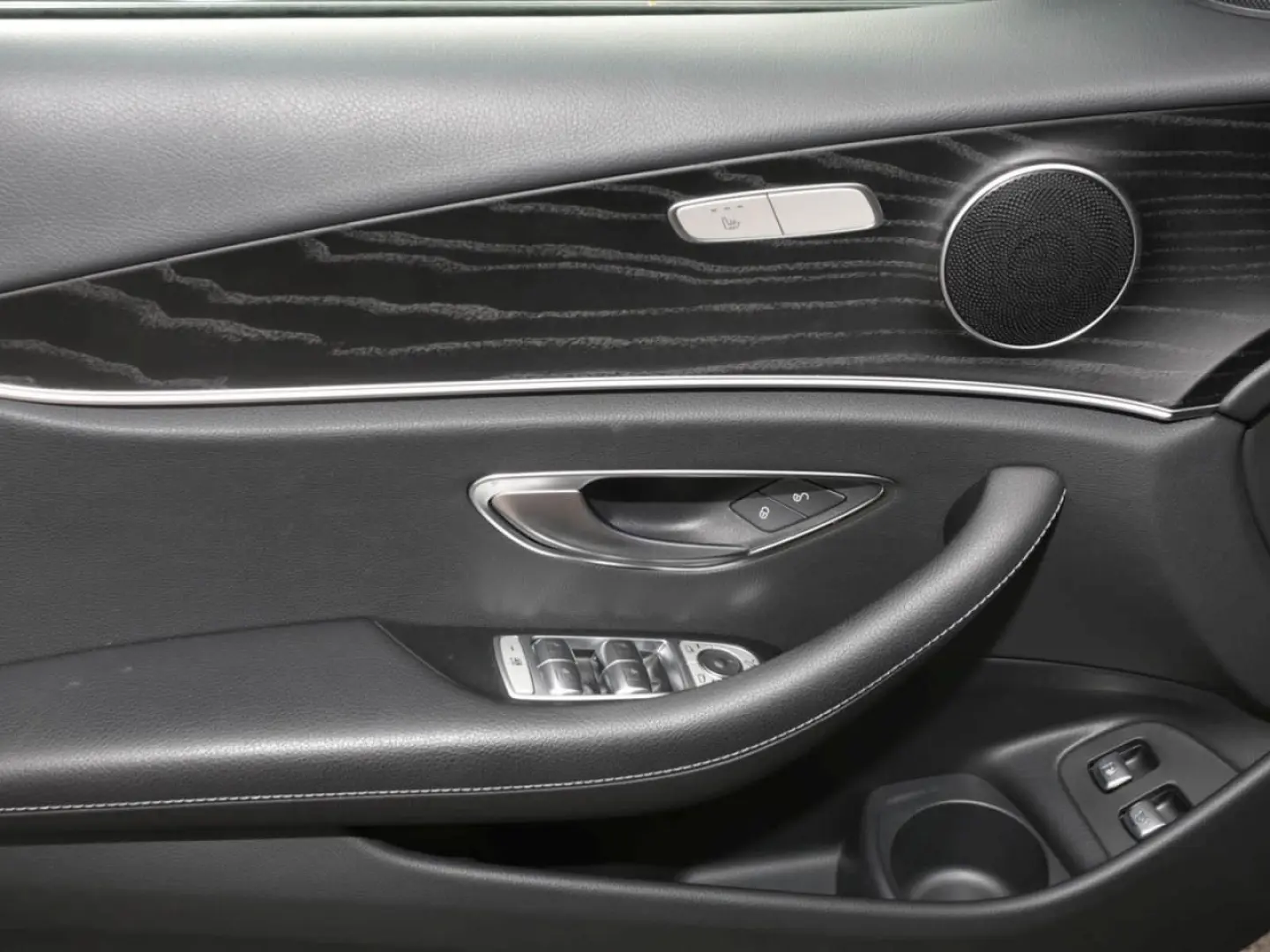 E 300 e Avantgarde Night Panorama Distronic