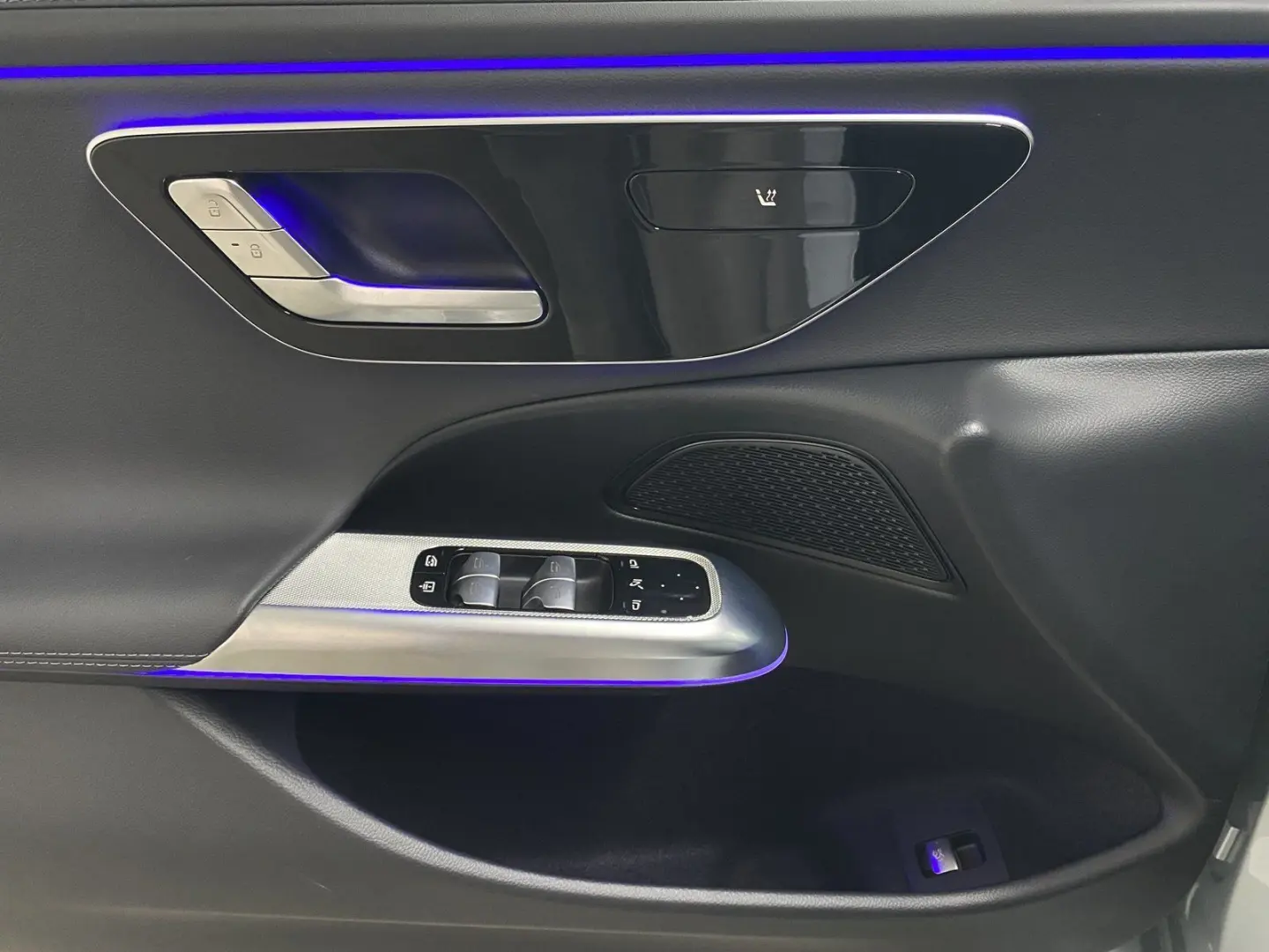 E 300 de 4M AMG NIGHT DISTR AHK LED KAMERA KLIMA