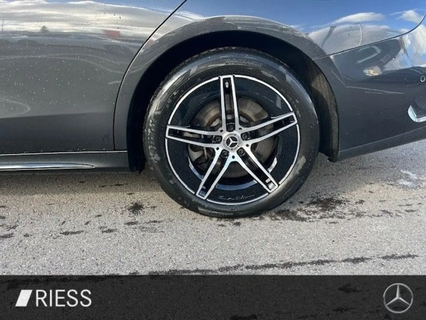 E 300 e Lim AMG Sport Night Distr Pano W-Paket 1