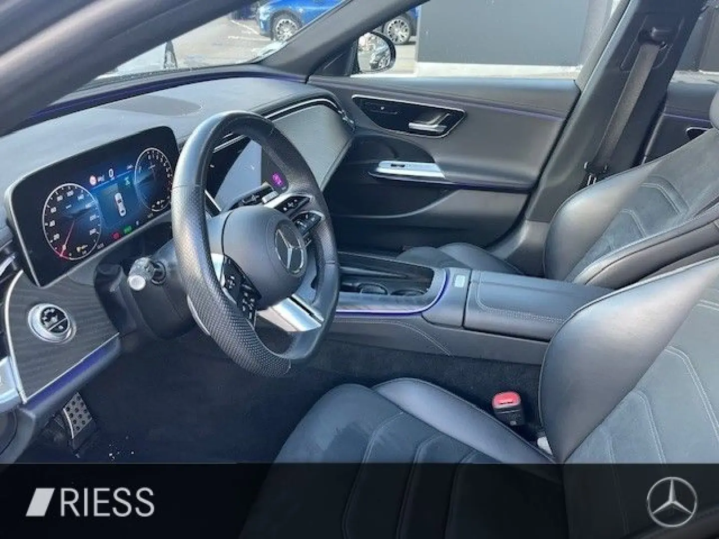 E 300 e Lim AMG Sport Night Distr Pano W-Paket 1