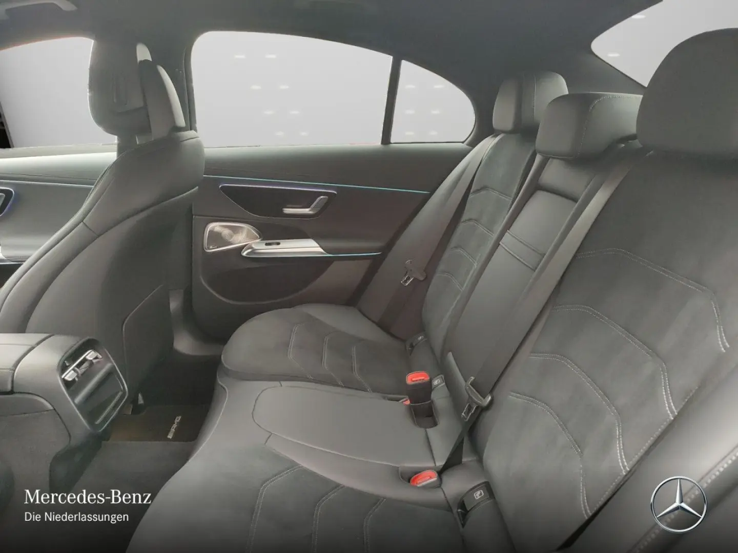 E 400 e 4M AMG Prem. NIGHT SUPERSCREEN 20  Bur4D