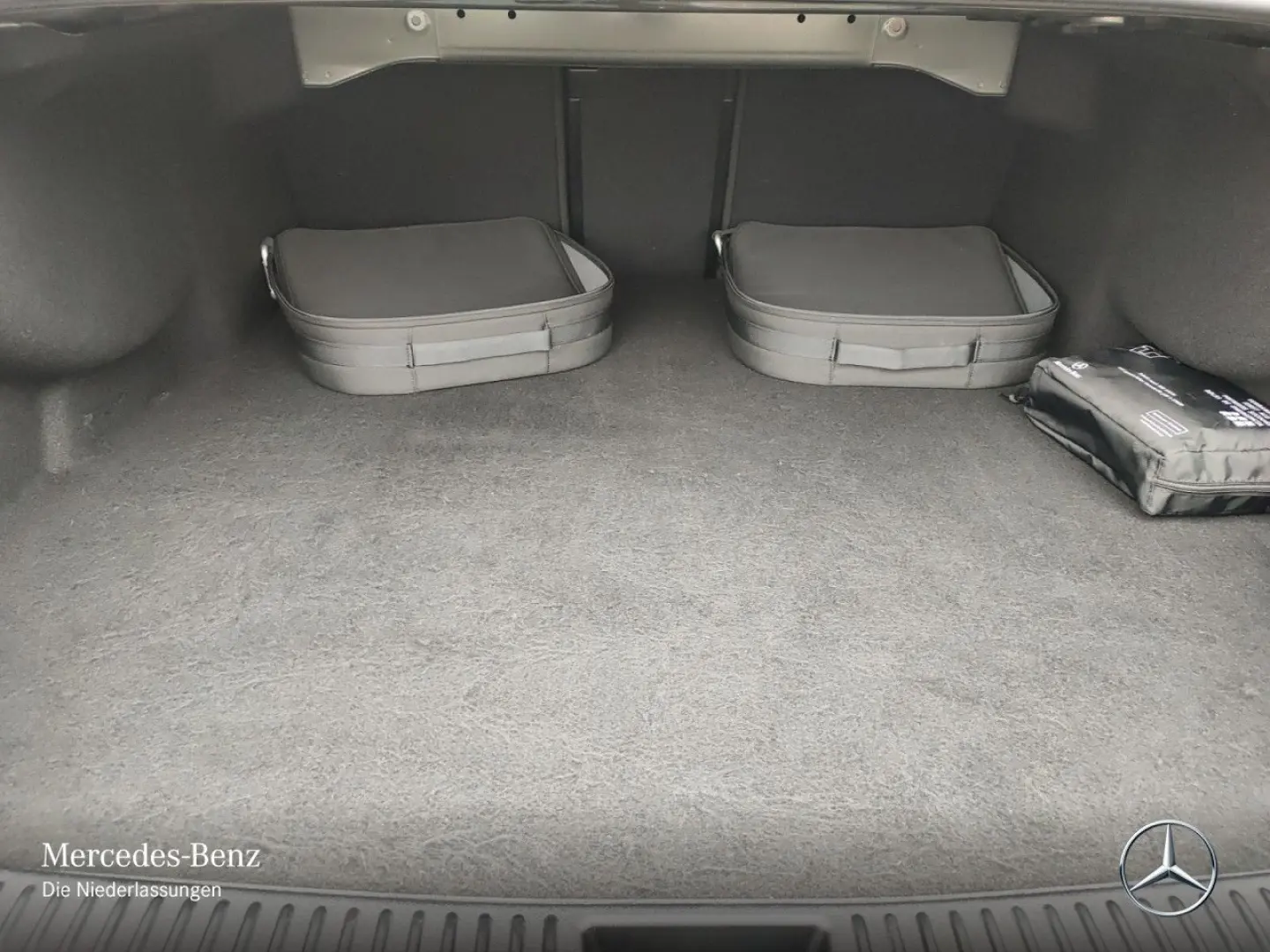 E 400 e 4M AMG Prem. NIGHT SUPERSCREEN 20  Bur4D