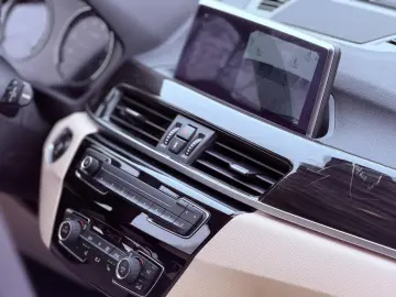 BMW X1 sDrive 20i Sport Line