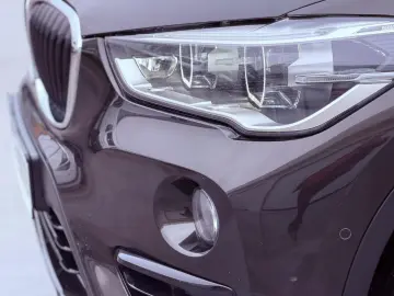 BMW X1 sDrive 20i Sport Line