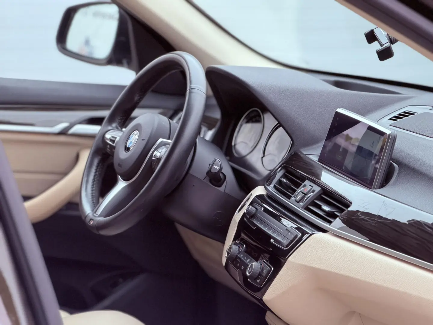 BMW X1 sDrive 20i Sport Line