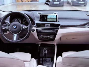 BMW X1 sDrive 20i Sport Line