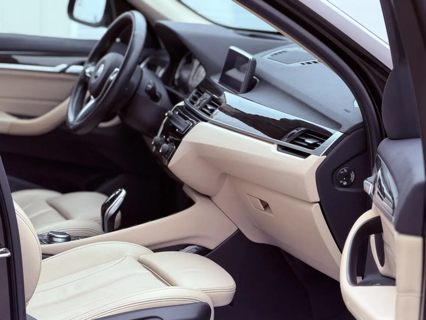 BMW X1 sDrive 20i Sport Line