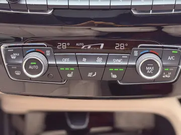 BMW X1 sDrive 20i Sport Line