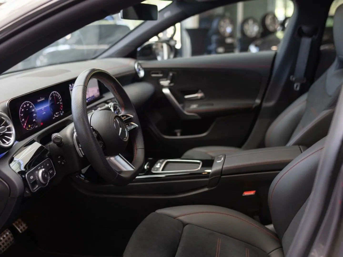 CLA 250 e AMG Plus Pano 360  Keyless Memo Multi