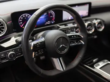 CLA 250 e AMG Plus Pano 360  Keyless Memo Multi