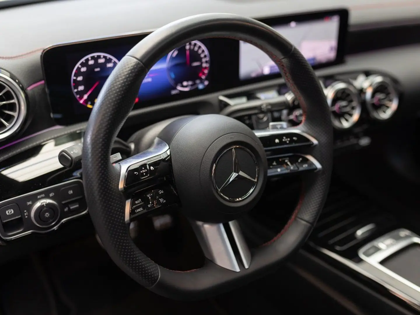 CLA 250 e AMG Plus Pano 360  Keyless Memo Multi