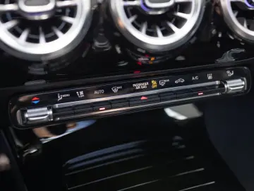 CLA 250 e AMG Plus Pano 360  Keyless Memo Multi