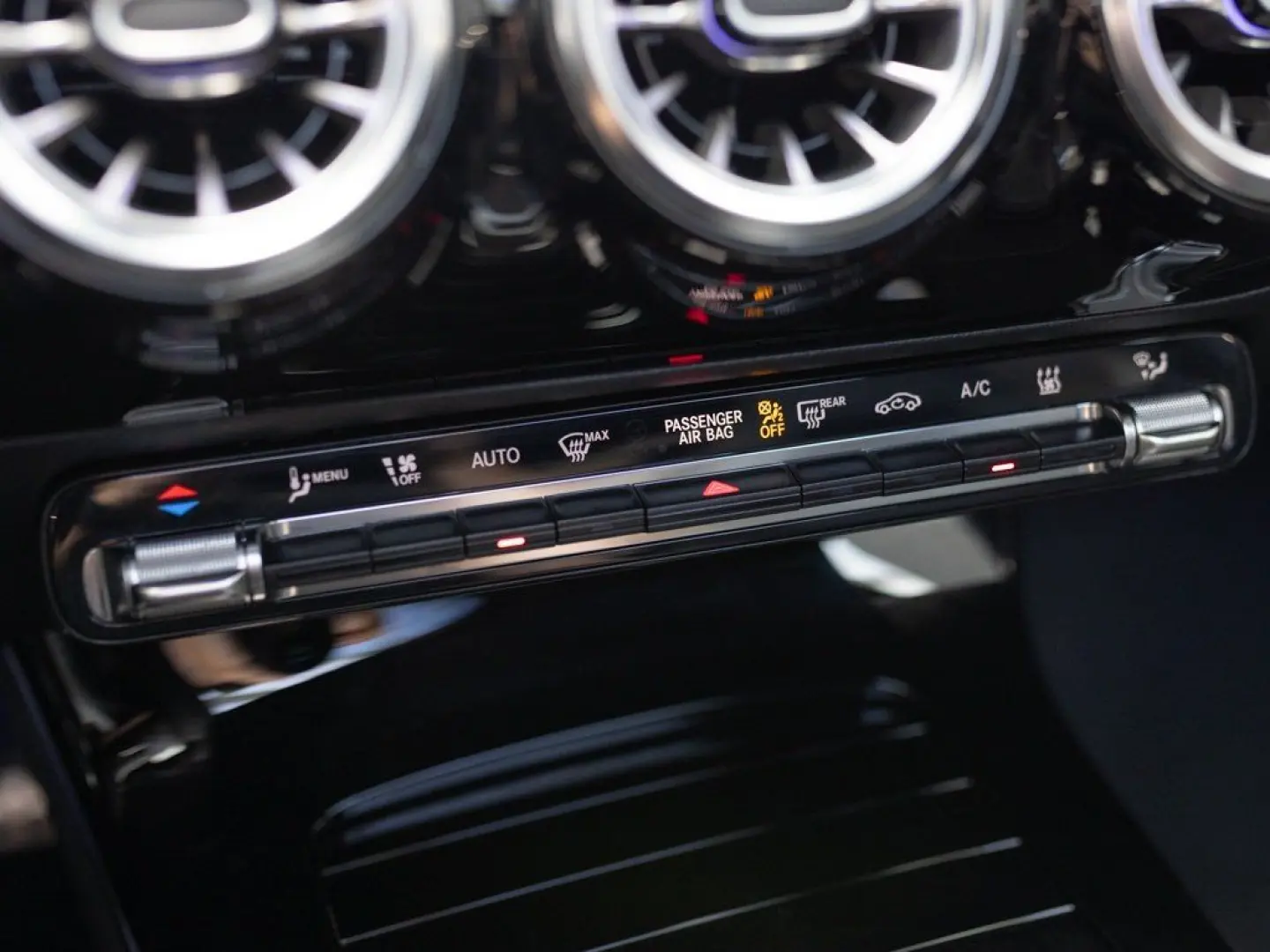 CLA 250 e AMG Plus Pano 360  Keyless Memo Multi