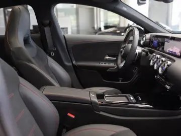 CLA 250 e AMG Plus Pano 360  Keyless Memo Multi